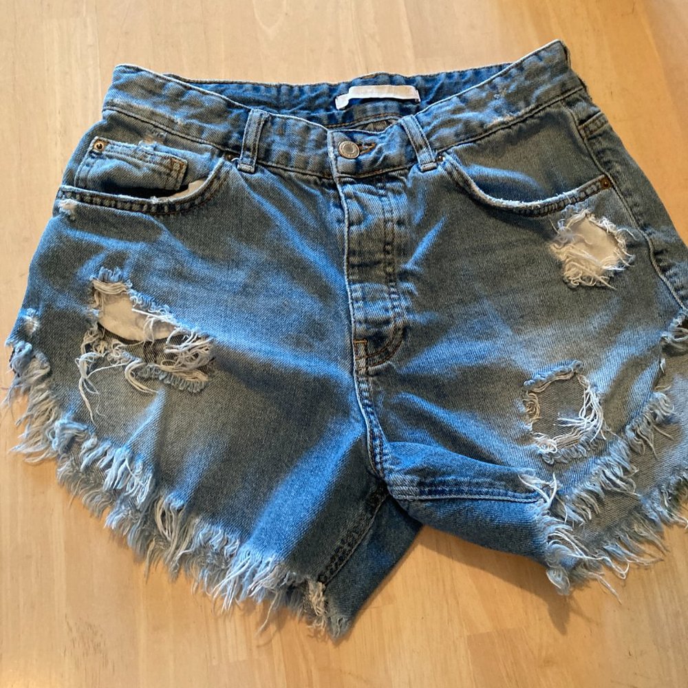 Zara Trafaluc denimwear High Waisted Distressed Painted Denim Shorts Size 24 - Picture 11 of 11
